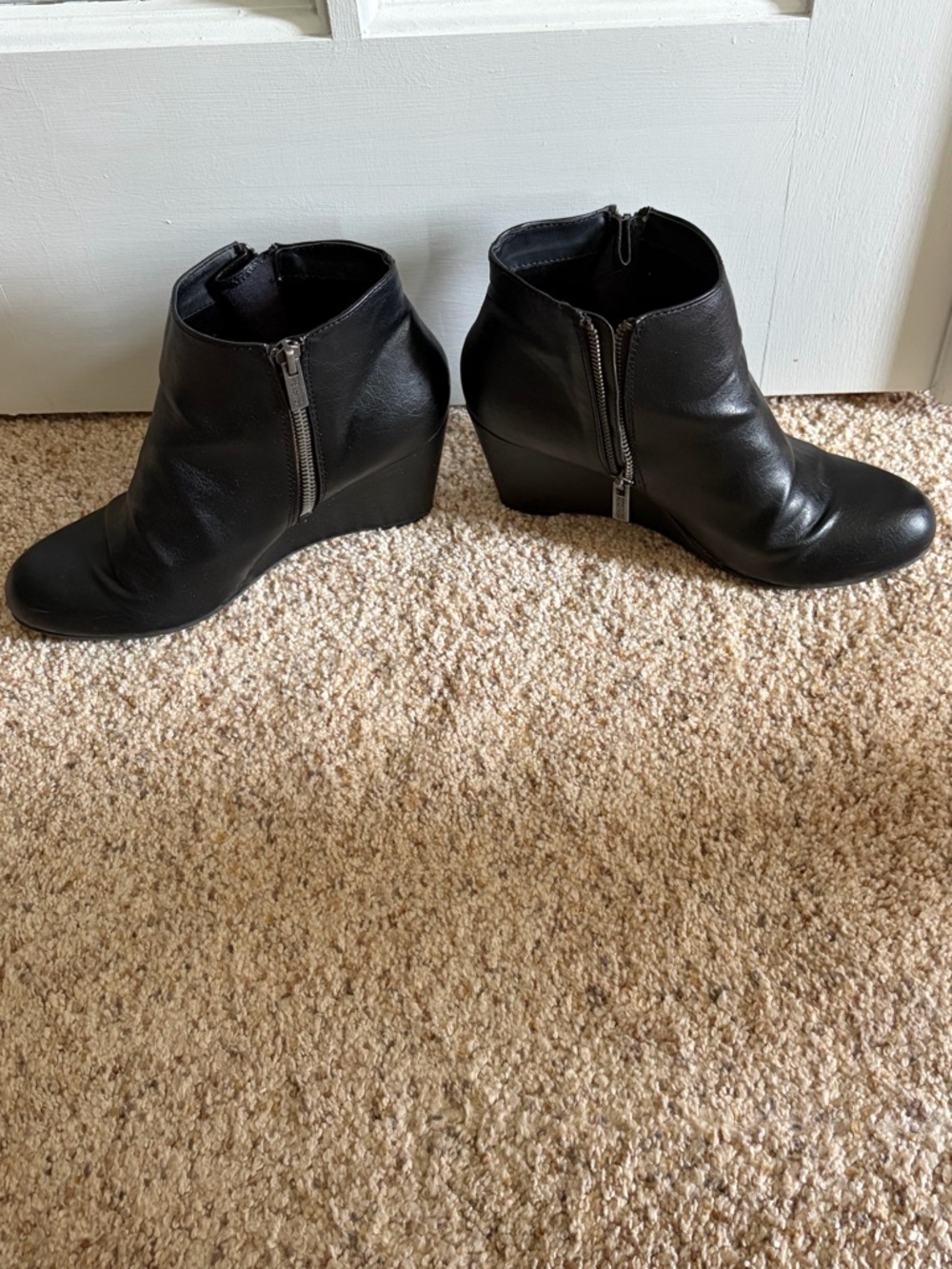 Kenneth Cole Reaction Faux Leather Wedge Ankle Booties - Women's 8 Black - Picture 10 of 11